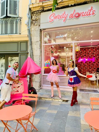parade candy girls avec animateur Micro Toulon centre parade candy girls Toulo,