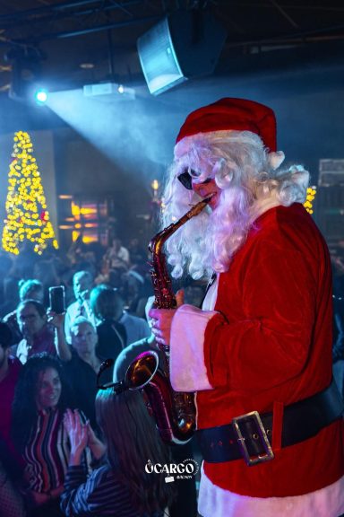 Saxophoniste pour animation dans le VAR concert, parades, centre commercial MV événements Saxophoniste Animation spectacle Var MV événements